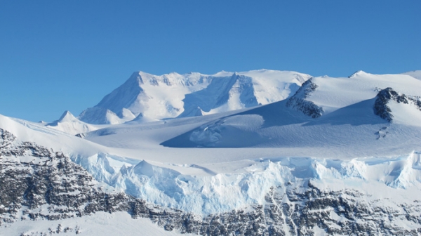 The Ellsworth Mountains are the highest mountain ranges in Antarctica (uk.wikipedia.org)