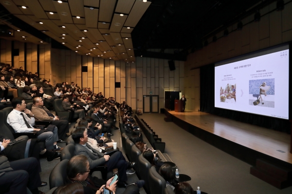 삼성물산 건설부문은 19일 서울 문정동 래미안갤러리에서 밀레니얼 세대의 라이프스타일을 반영한 ‘Next Raemian Life’ 컨셉을 발표했다/ 삼성물산 제공