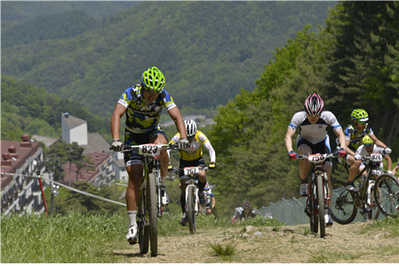 산악자전거(MTB) 동호인들의 축제인 2020 GPS CUP 전국산악자전거대회가 30일부터 31일까지 무주덕유산리조트에서 개최된다/ 부영그룹 제공