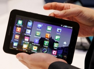 Samsung Galaxy Tab or Apple iPad?
