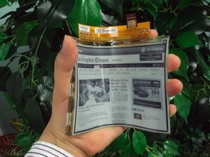 LG Display Begins Mass Production of World's First Plastic E-Paper Display