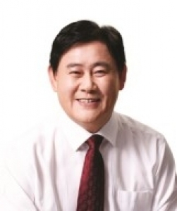 Is Finance Minister Choi Kyung-hwan Entitled to Talk about Job Sharing?