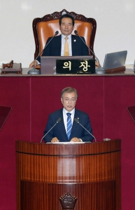 S.Korean President Moon Determines to Spend Every Single Won in the Budget on Job Creation