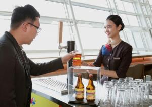 Asiana begins to serve customers with its own craft beer 'ASIANA'