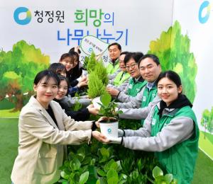 대상㈜ 청정원, ‘나무나누기’ 행사 개최.... 묘목 4천 그루 시민들에 선물